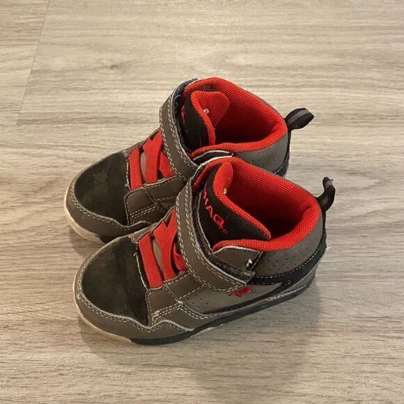 Shaq Boys Retro Gray Red BTSQ0400001 Mid Top Round Toe Basketball Shoes Size 8 - Picture 2 of 7